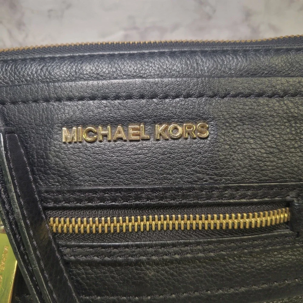 Michael Kors‎ Black Pebbled Leather Crossbody Bag Gold Hardware Front Zip Pocket